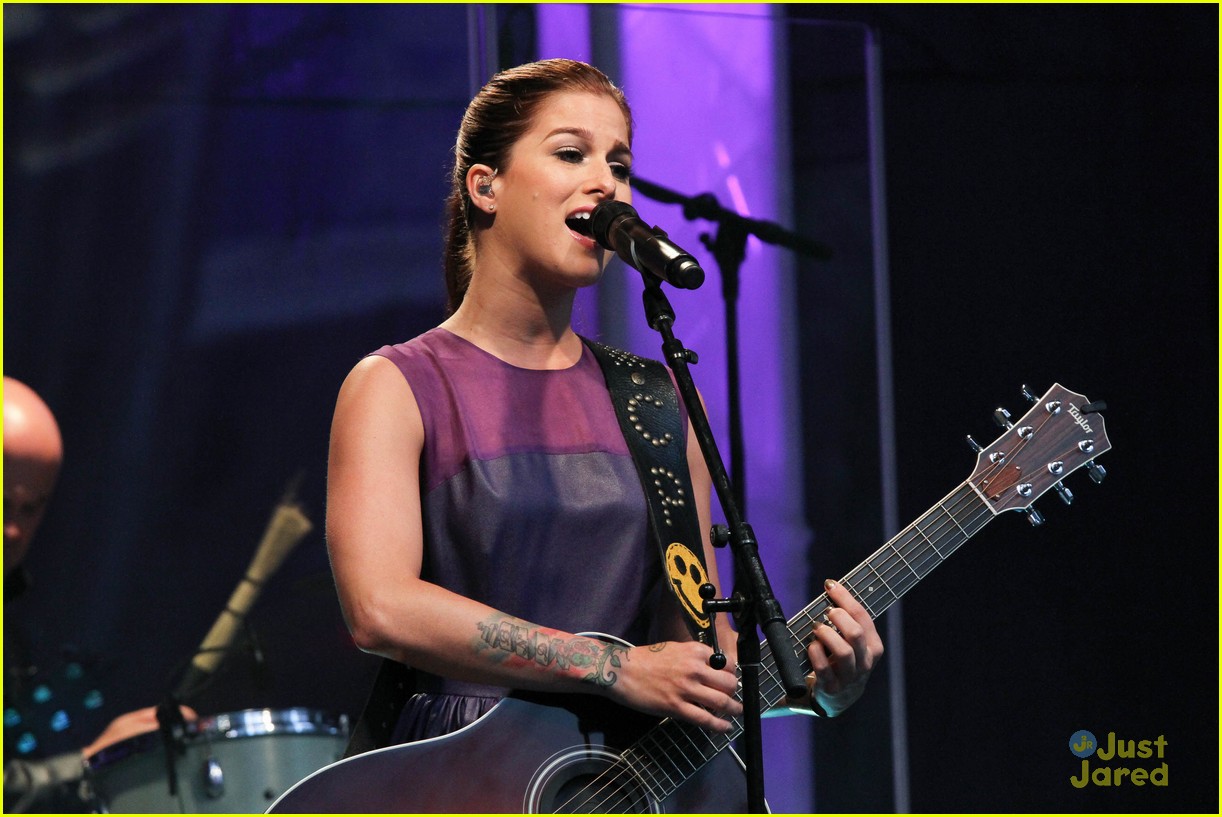 Full Sized Photo of cassadee pope fox friends performance pics 14