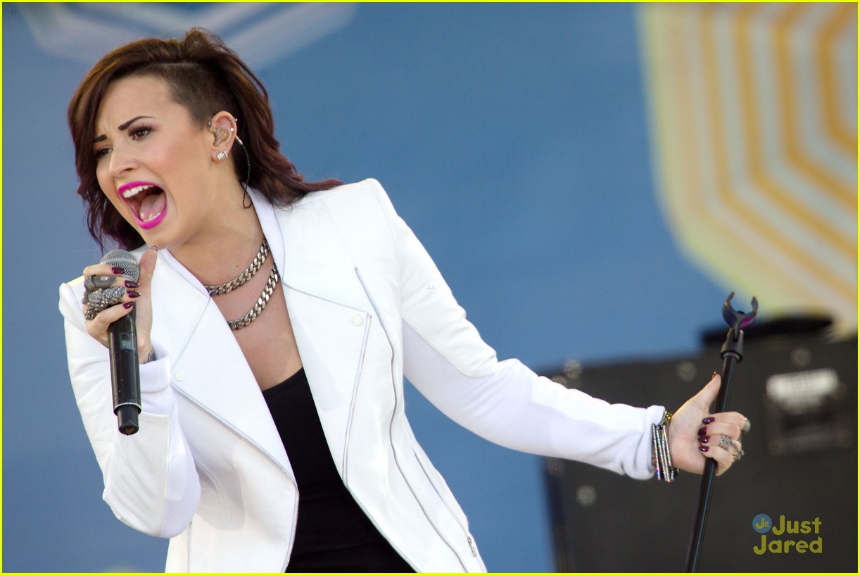 Cher Lloyd Joins Demi Lovato For 'GMA' Concert Series Watch Their
