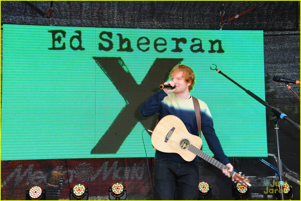 Full Sized Photo of ed sheeran live stream event right now 04 | Ed