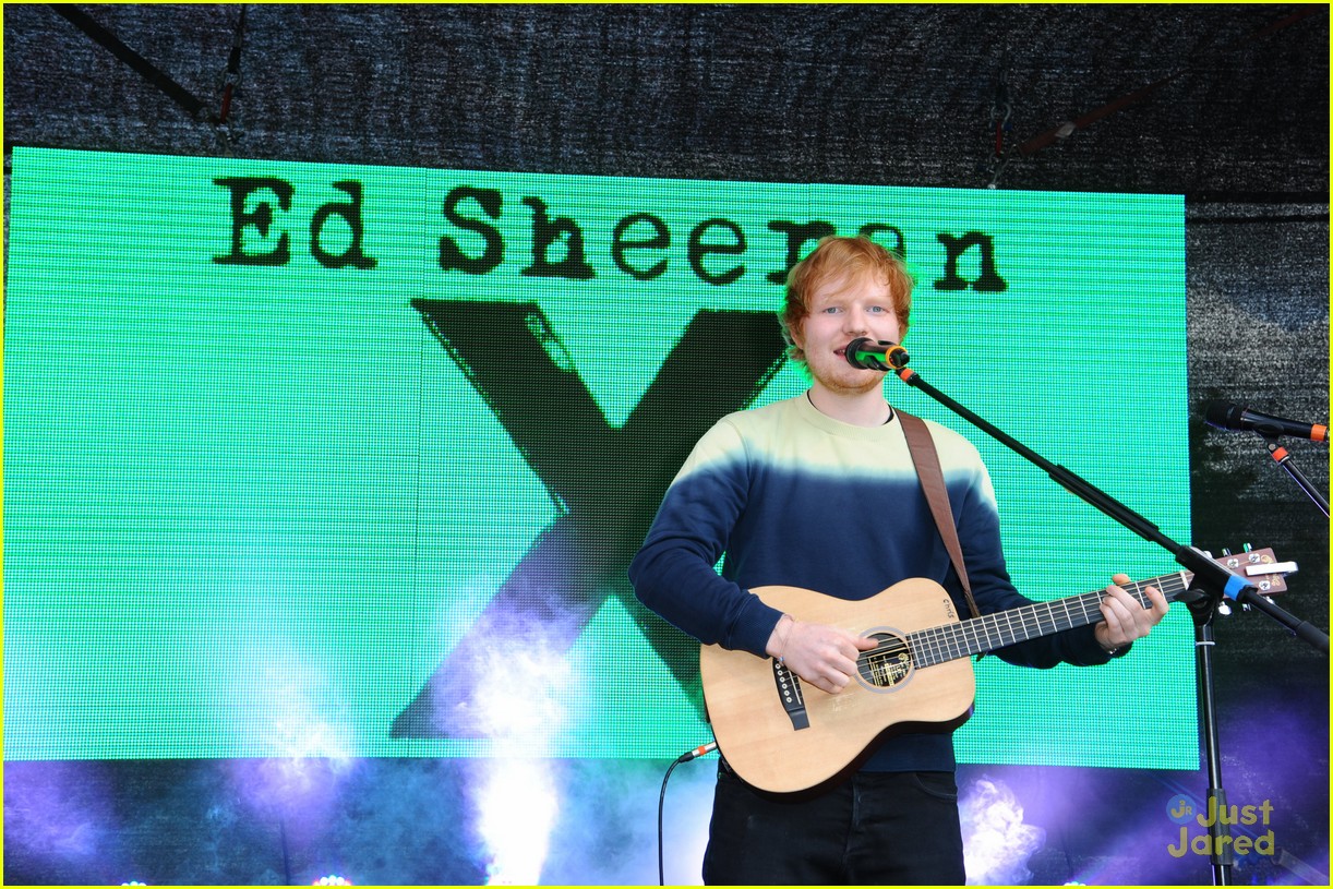 Full Sized Photo of ed sheeran live stream event right now 11 | Ed