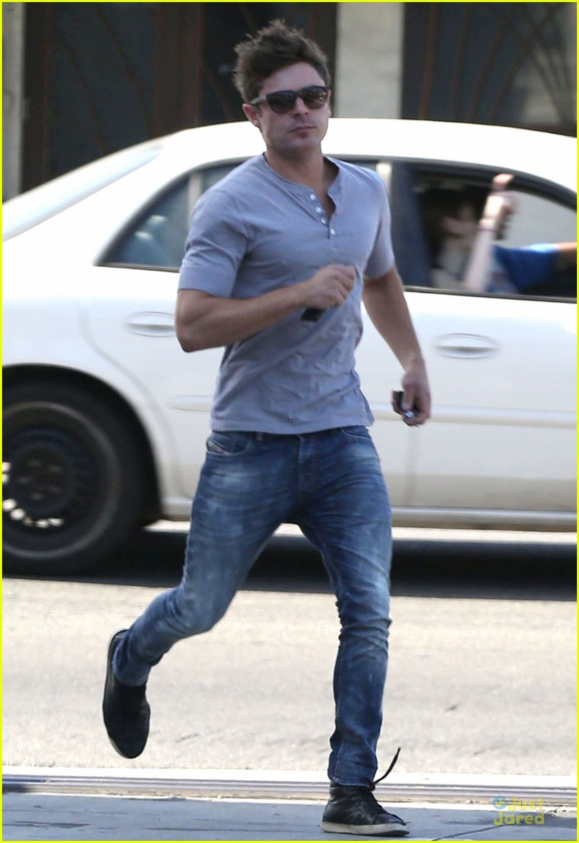 Zac Efron Honors Special Man on Father's Day! | Photo 687177 - Photo ...