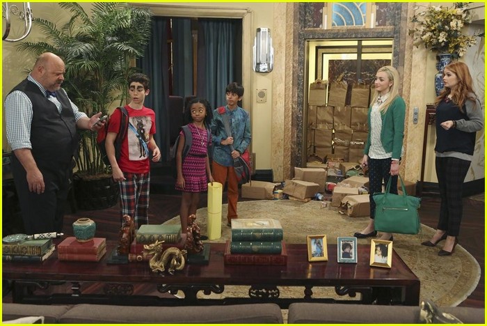 Cameron Boyce Has NO Eyebrows on Tonight's 'Jessie' - Really, They're