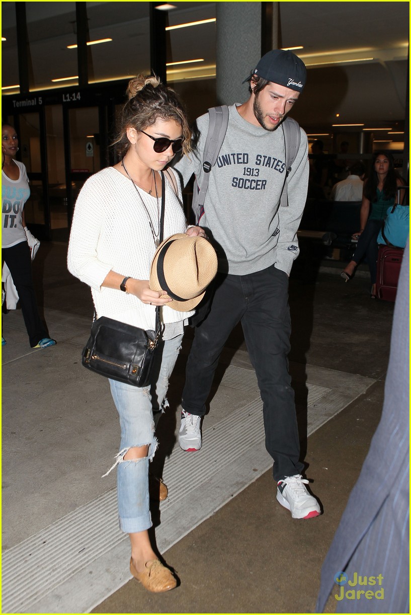 sarah hyland matt prokop hawaii return lax 08