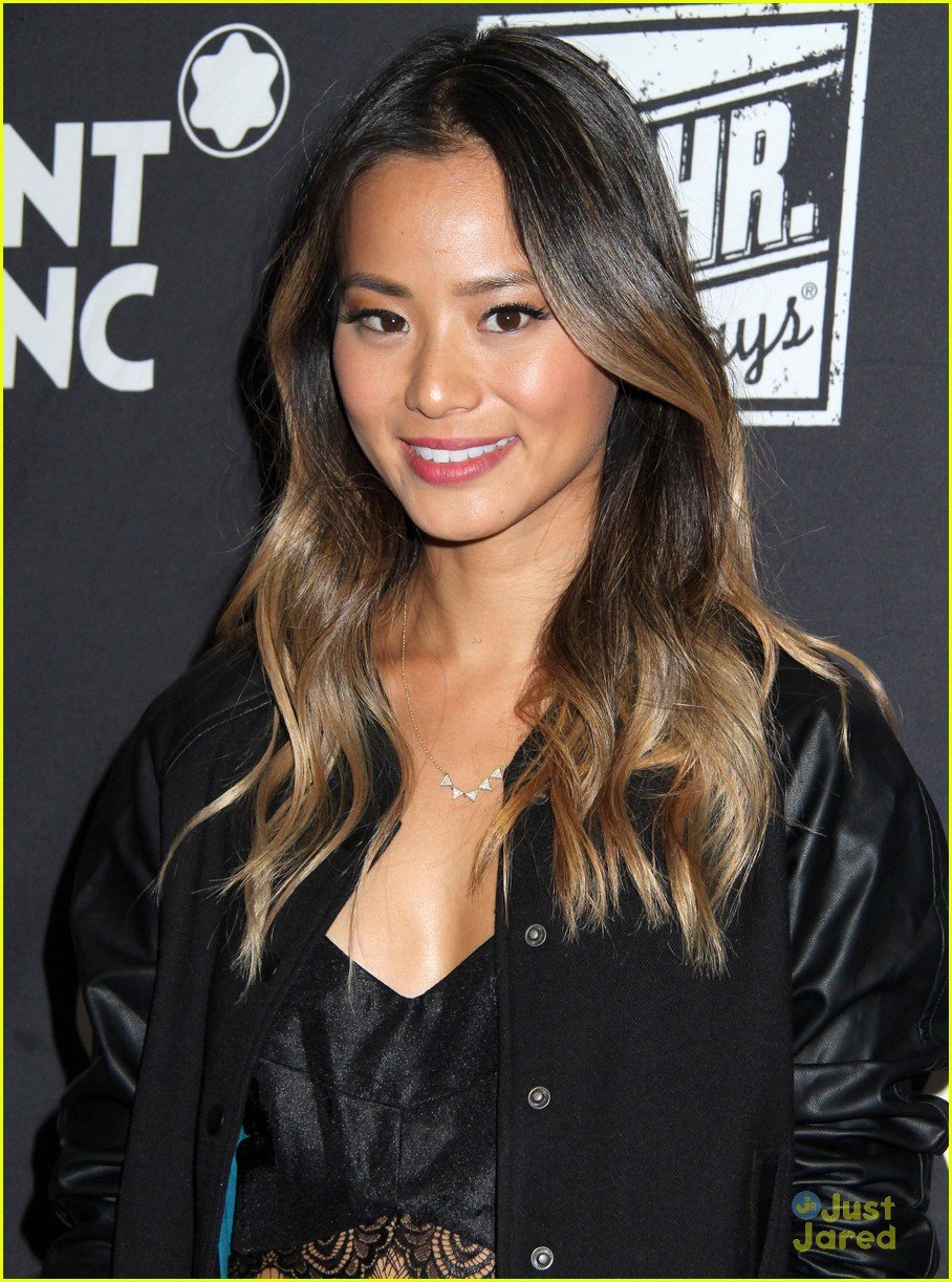 Jamie Chung & Bryan Greenberg Discreetly Hold Hands During 24 Hour