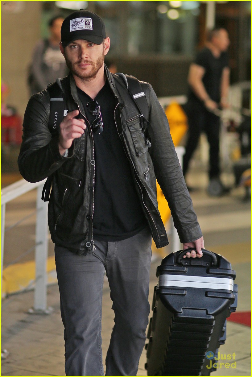 Jensen Ackles Flies Back to Vancouver for 'Supernatural' | Photo 689621 ...