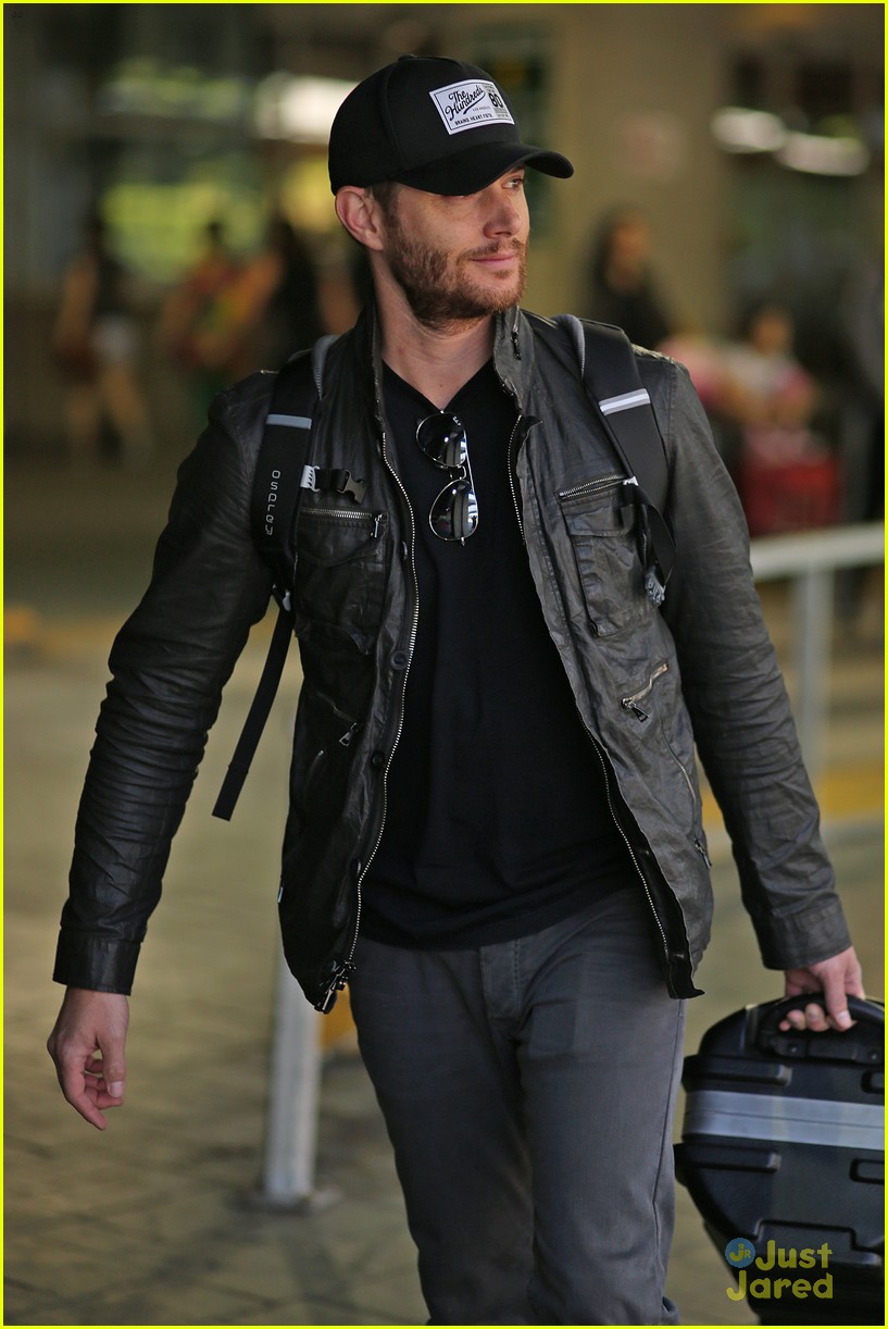 Jensen Ackles Flies Back to Vancouver for 'Supernatural' | Photo 689624 ...