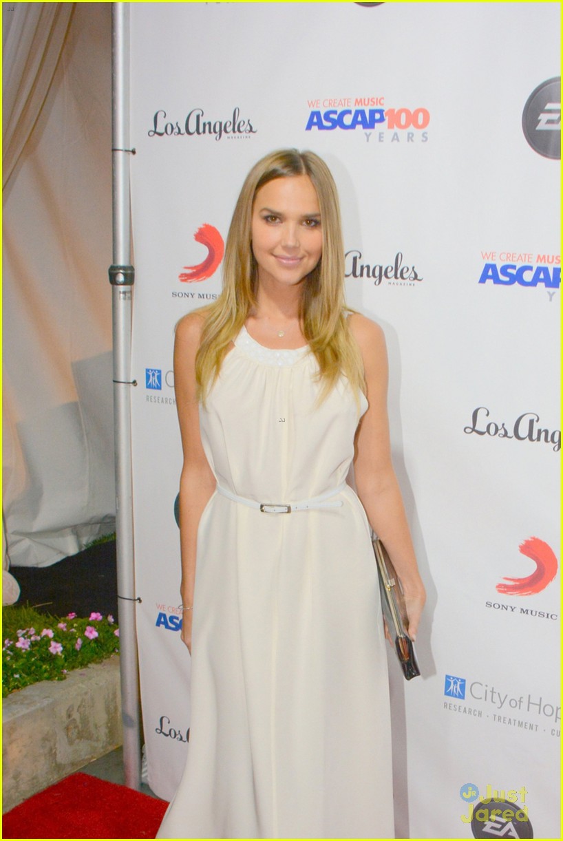 JoJo & Arielle Kebbel are Best Buds at City of Hope Event! | Photo