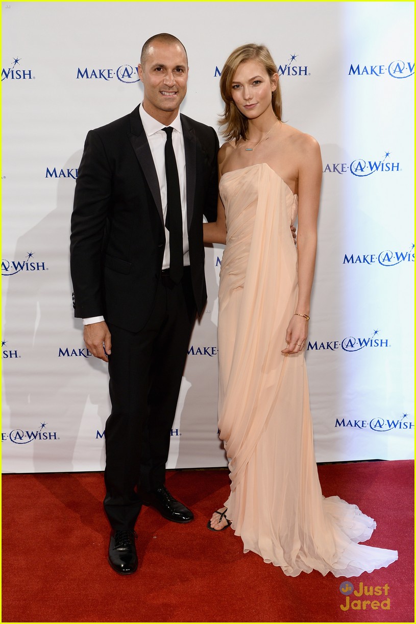 Karlie Kloss Greets Wish Kids with a Smile at the Make-A-Wish Gala