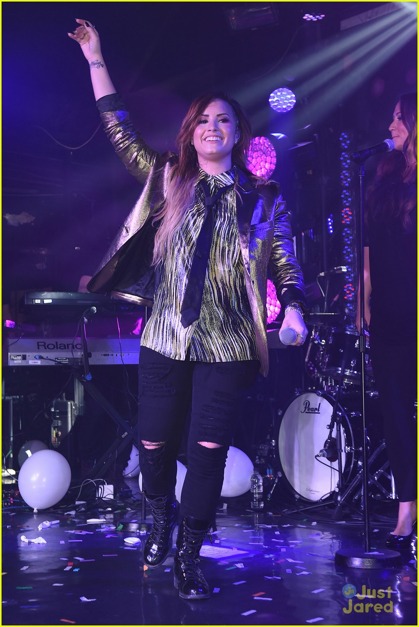 Full Sized Photo Of Demi Lovato London Gay Performance Demi Lovato Gets Love From Fans