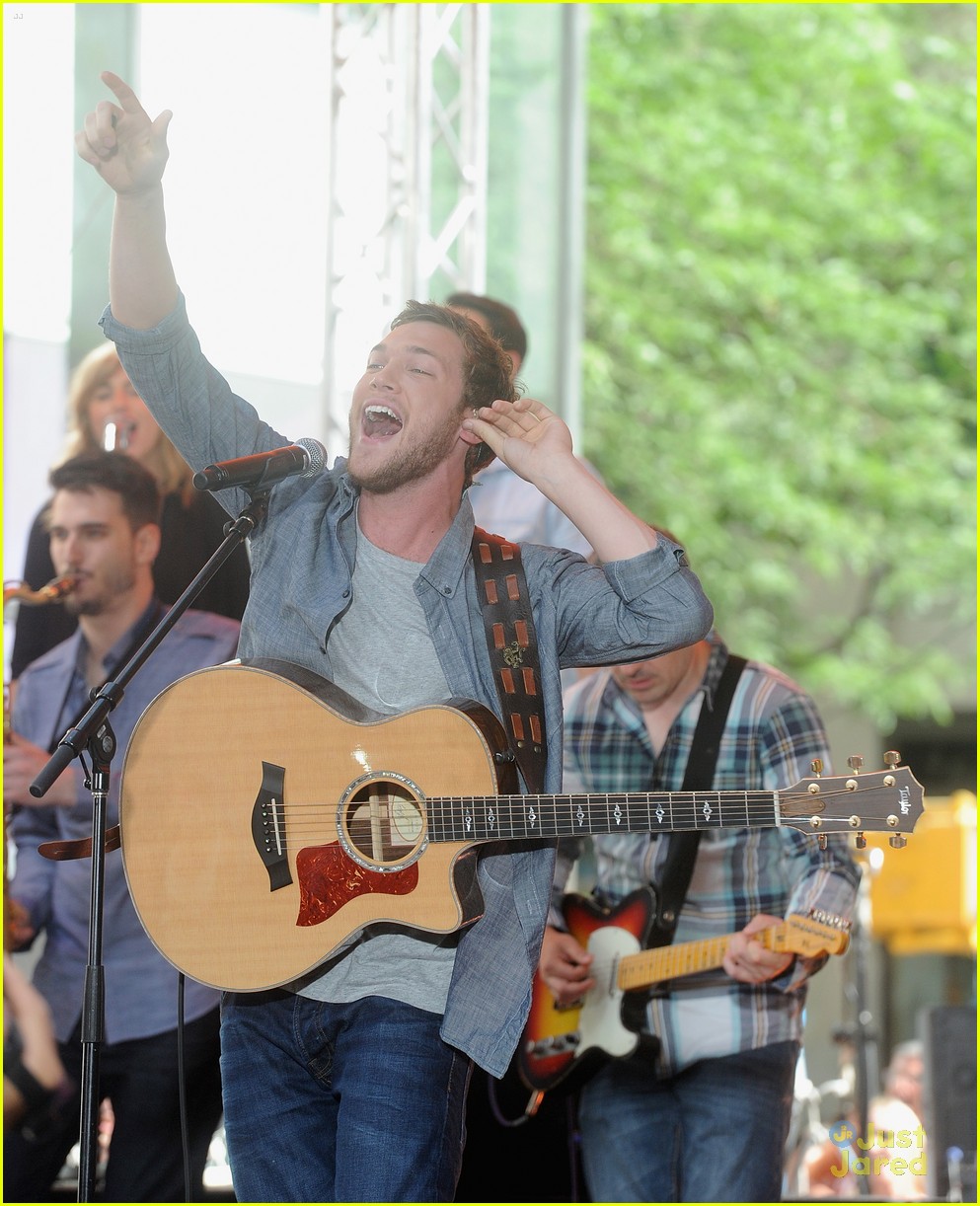 Phillip Phillips Takes The Stage on the 'Today' Show! Photo 690025