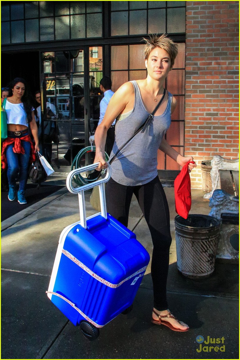 Shailene Woodley Shines Bright at 'The Fault in Our Stars' NYC Premiere