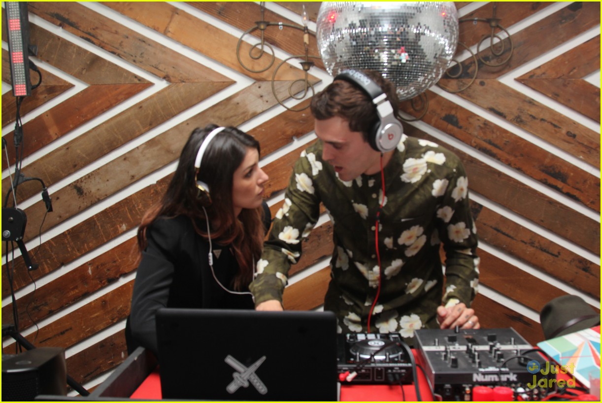 Shenae Grimes & Josh Beech DJ The LA Innovators Party | Photo 687925