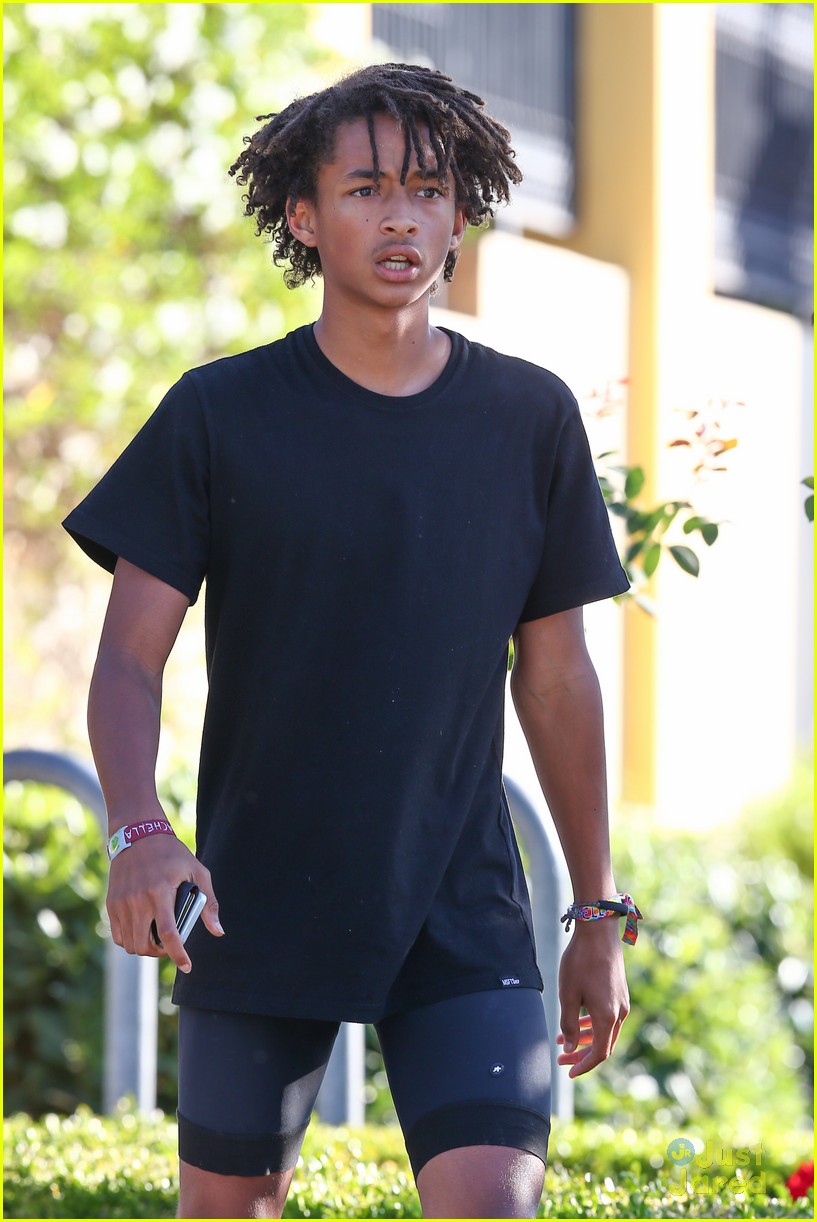 Jaden & Willow Smith Are Reportedly Obsessed with Snakes & Sleep in Bed ...