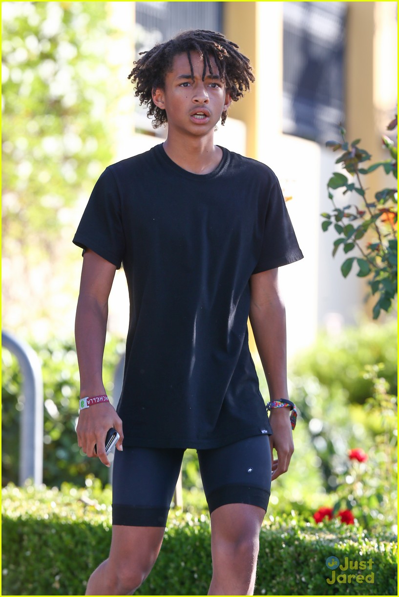 Jaden & Willow Smith Are Reportedly Obsessed with Snakes & Sleep in Bed ...