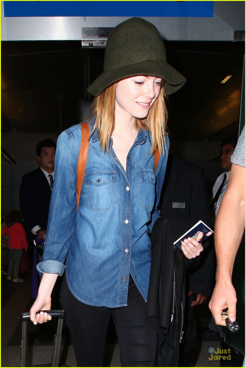 Emma Stone & Andrew Garfield Land Separately at LAX Airport | Photo ...