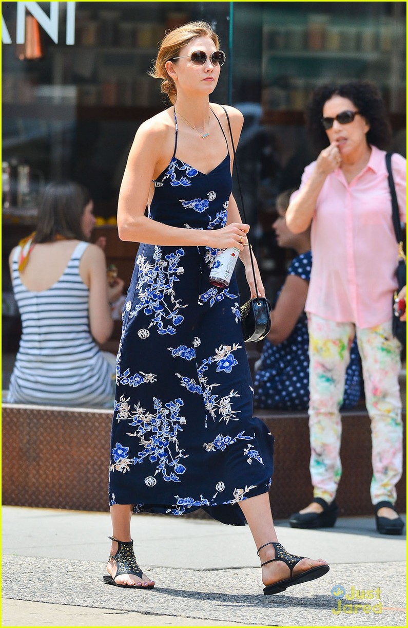 Taylor Swift & BFF Karlie Kloss Get Gossipy in the Big Apple! | Photo