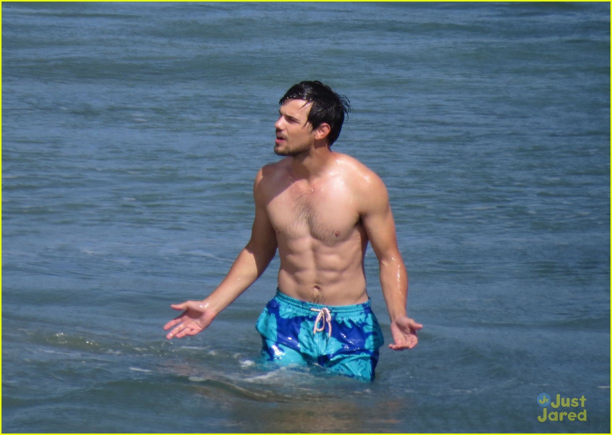 Full Sized Photo Of Taylor Lautner Goes Shirtless For Run The Tide Beach Scenes 26 Taylor