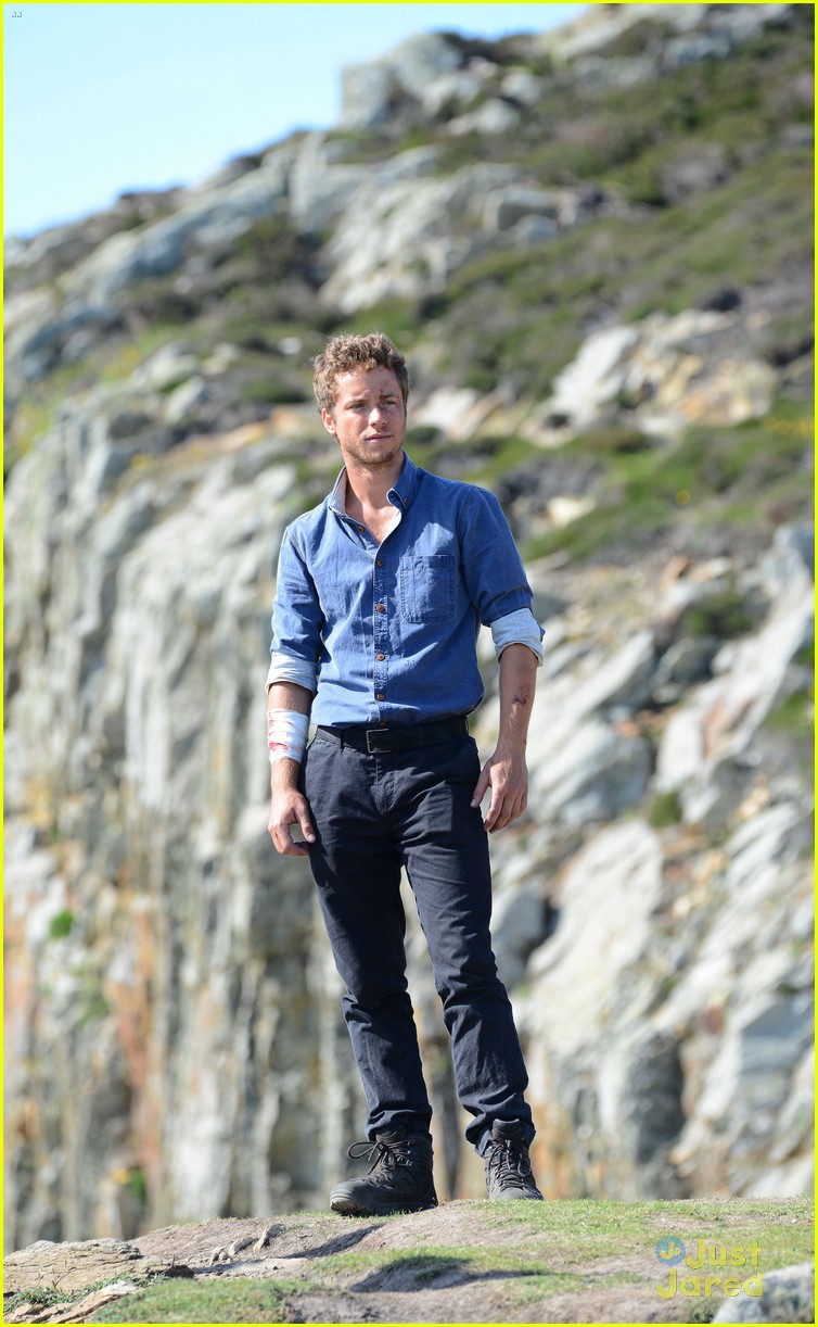 Phoebe Tonkin Wears an Arm Sling While Filming 'Take Down' in Wales