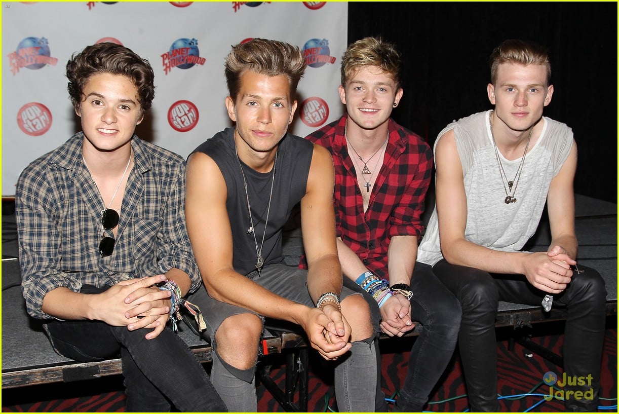 The Vamps Play Planet Hollywood After Arriving in the Big Apple ...