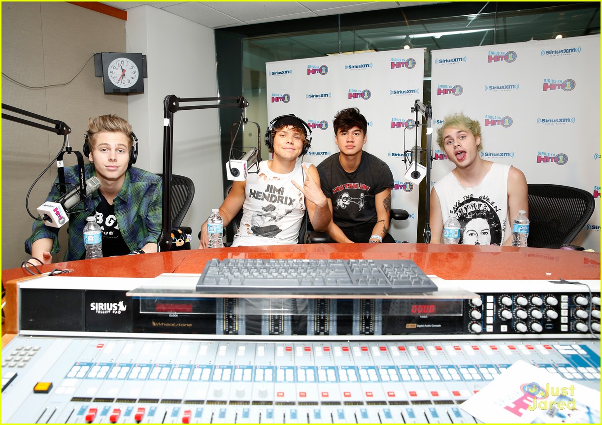 Full Sized Photo Of 5 Seconds Of Summer Celeb Crushes 03 5 Seconds Of Summer Reveal Crushes On 