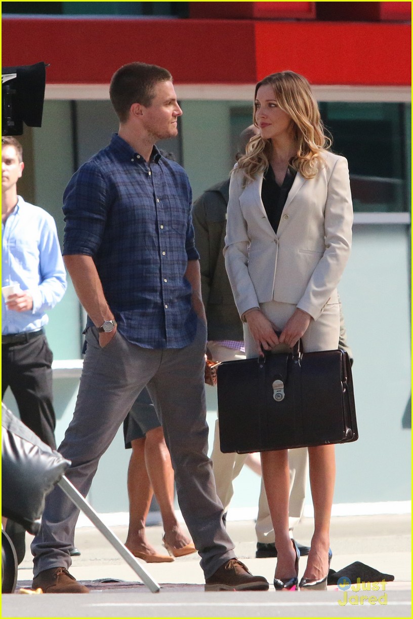 Stephen Amell And Katie Cassidy Film Scenes For Upcoming Season Of Arrow Photo 694608 Photo 9058