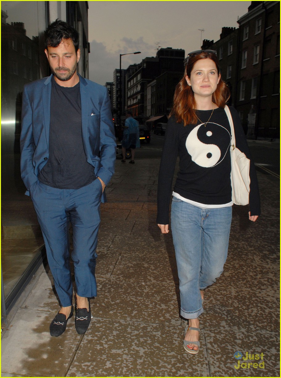 Bonnie Wright On Dating Older Boyfriend Simon Hammerstein: 'No One ...