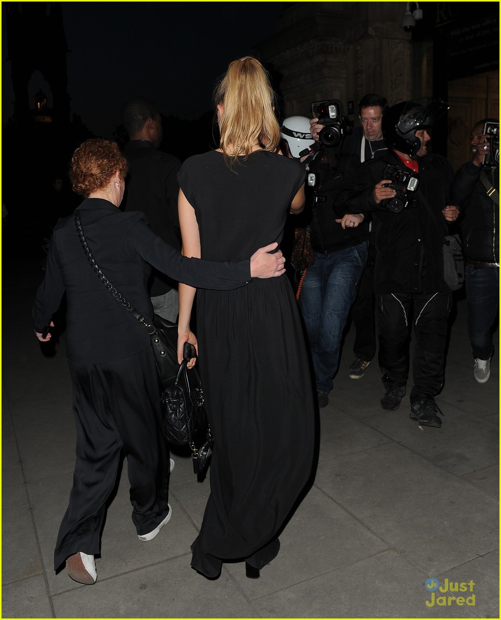 Full Sized Photo of cara delevingne coldplay concert serpentine party