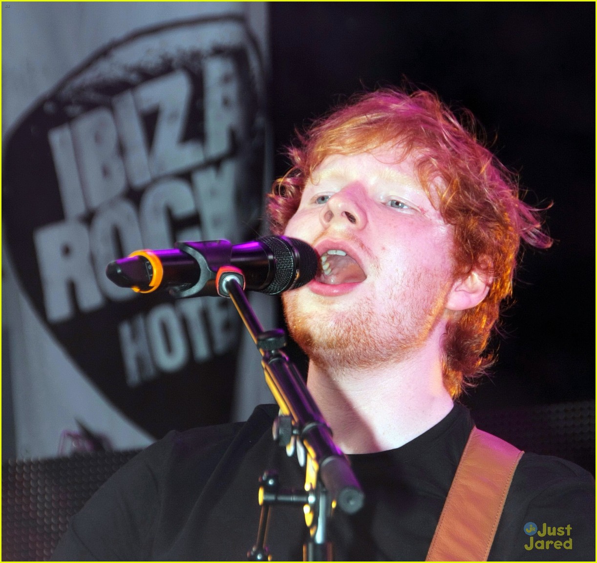 ed-sheeran-s-x-is-the-longest-running-no-1-album-of-the-year-in-the