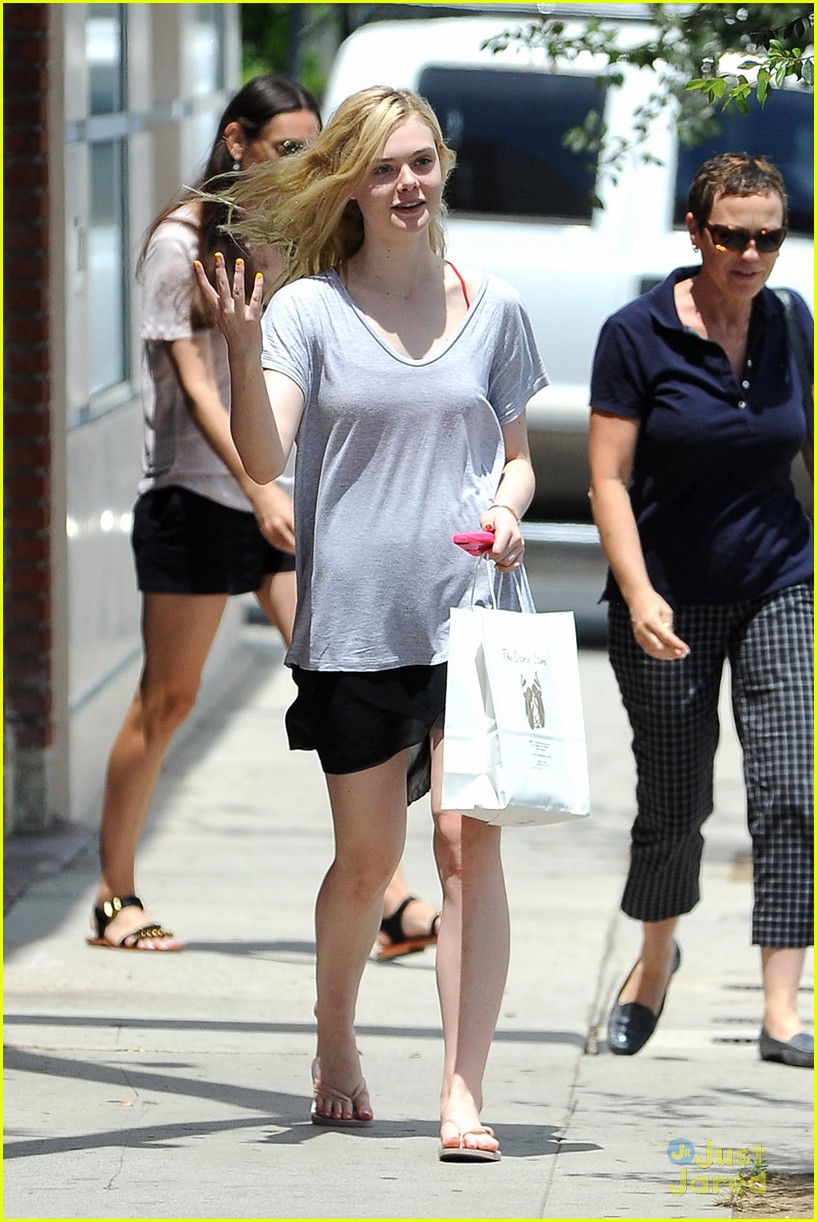 Elle Fanning Switches From Casual To Chic For Monday Outings Photo 700663 Photo Gallery 8694