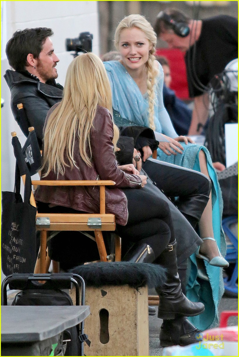 Georgina Haig Spotted In Full Elsa Costume Again On Once Upon A Time Set Photo 696477 