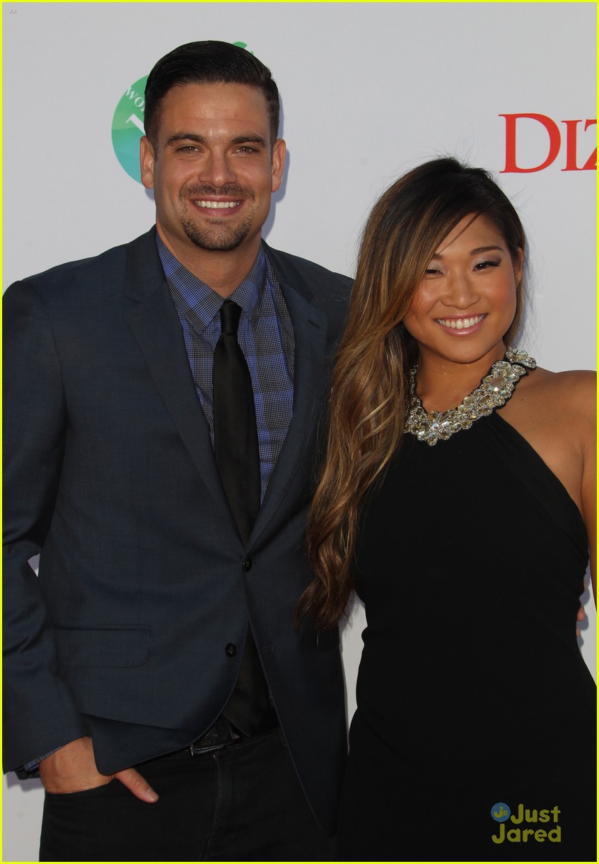 Sarah Hyland Celebrates Dance with 'Hair' Co-Star Jenna Ushkowitz