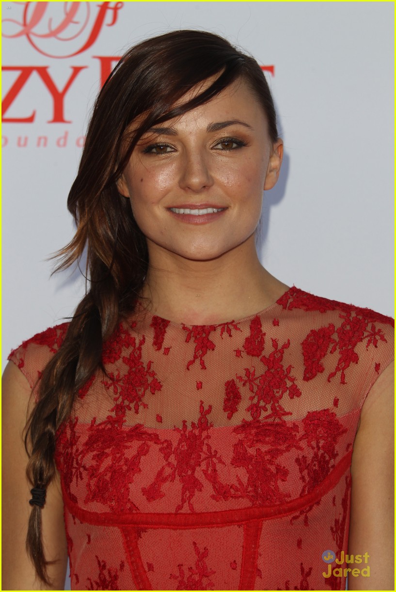 Sarah Hyland Celebrates Dance with 'Hair' Co-Star Jenna Ushkowitz