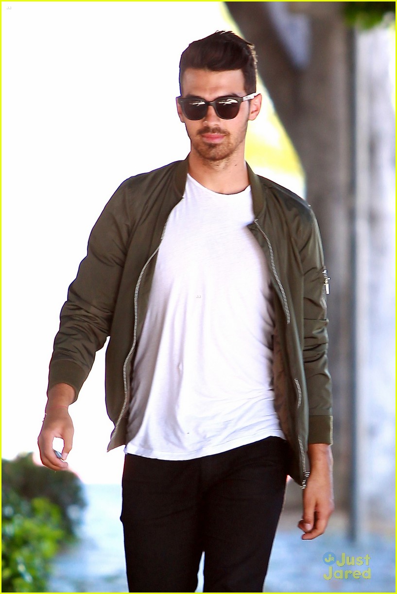Joe Jonas Visits His Manager After Brother Nick Debuts New Single