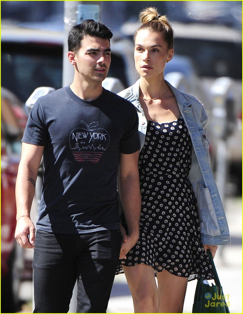 Joe Jonas Shows Off His Dribbling Skills Before USA World Cup Loss