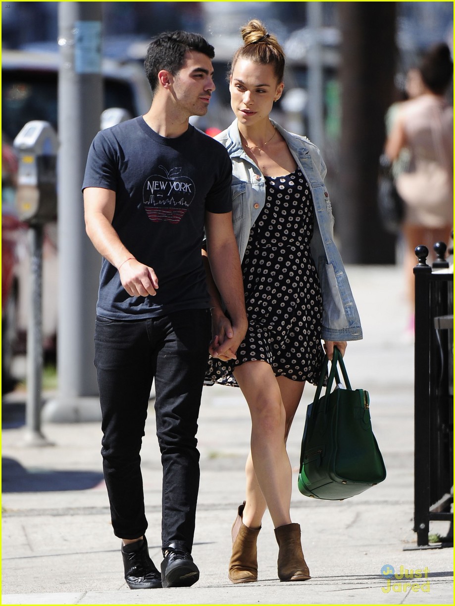 Joe Jonas Shows Off His Dribbling Skills Before USA World Cup Loss