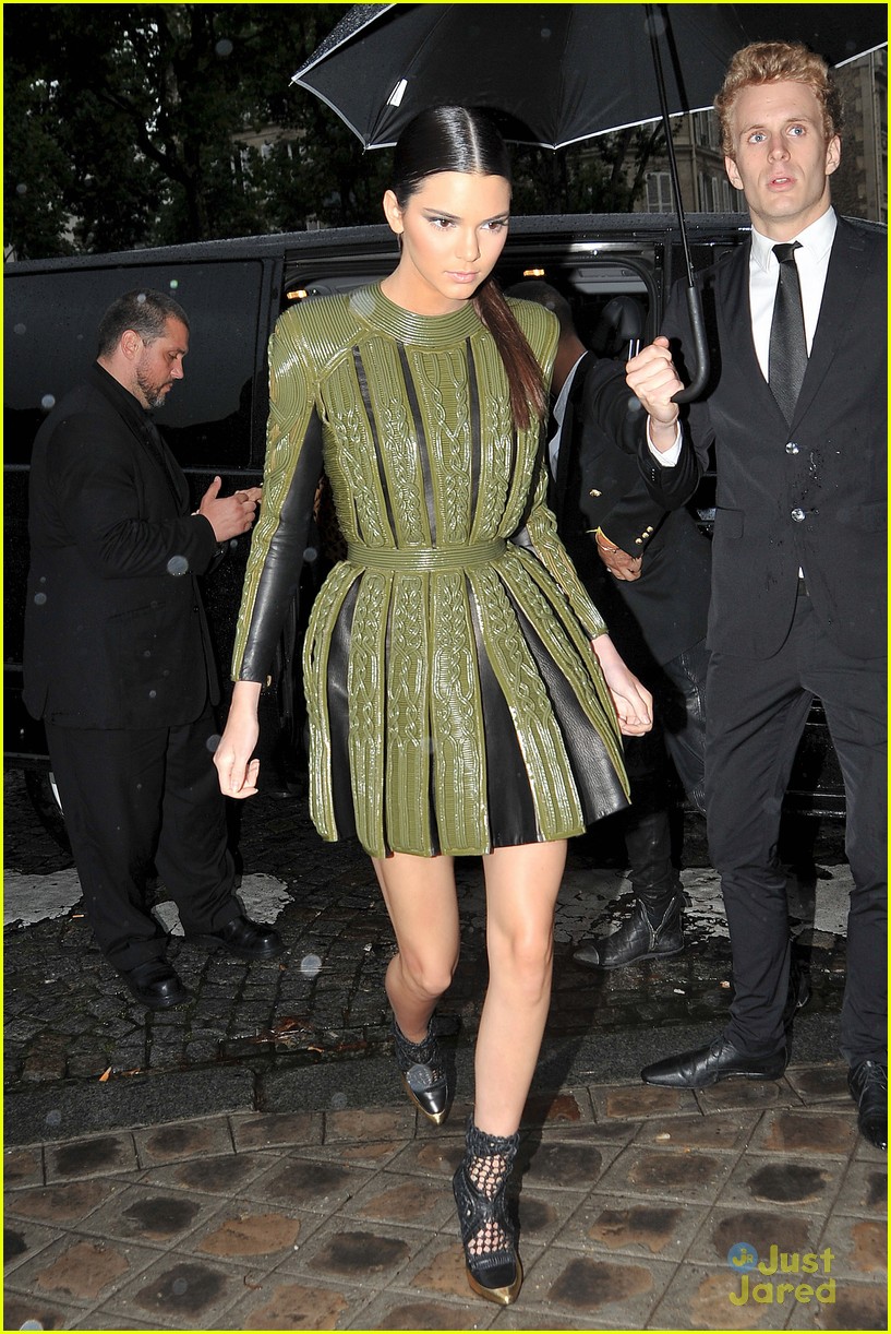 Kendall Jenner Lets Her Sister Kim Kardashian Join the Balmain Army ...