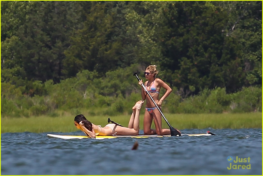 Kendall Jenner And Hailey Baldwin Are Paddleboarding Bikini Babes In The Hamptons Photo 691465 