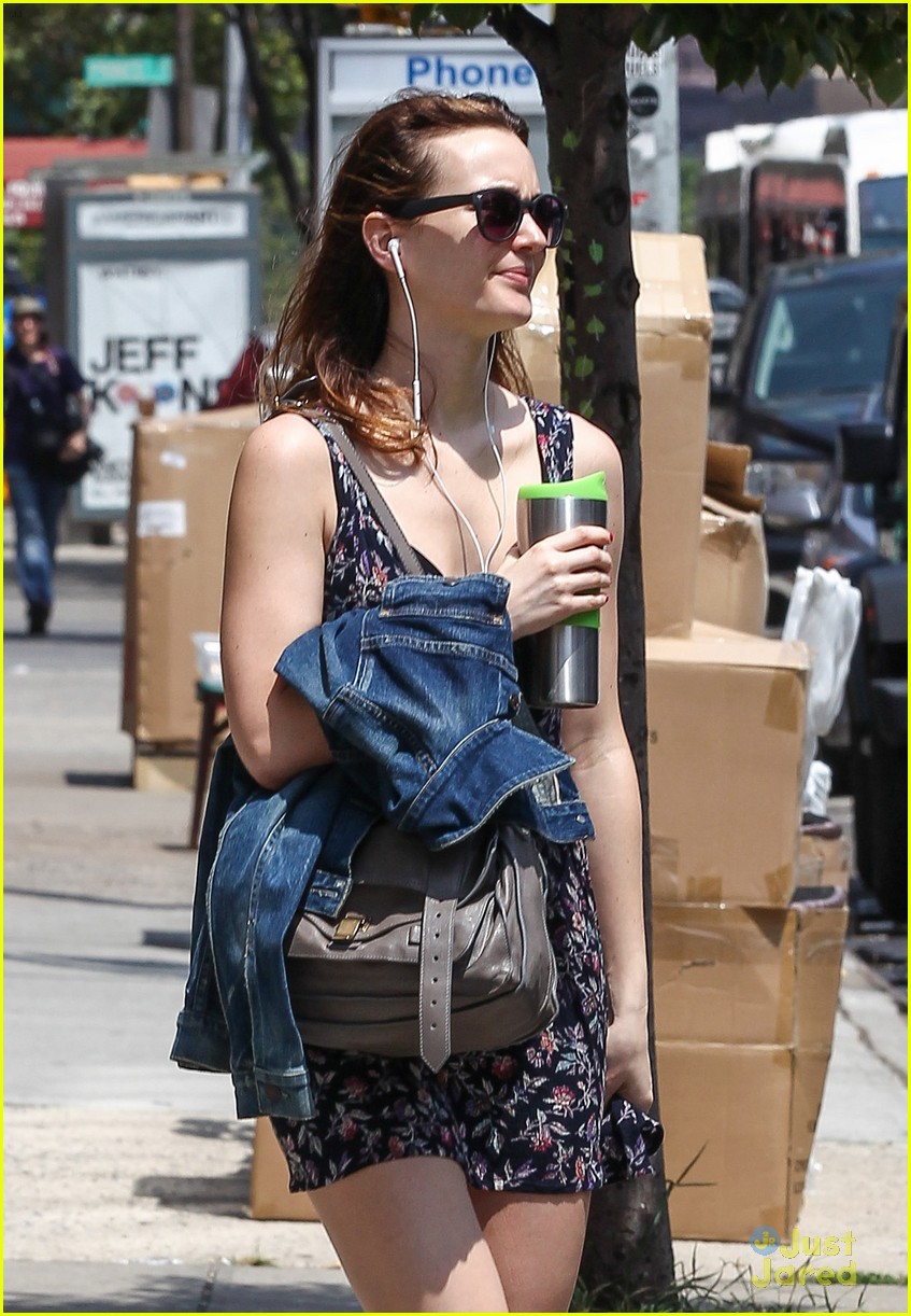 Leighton Meester Catches an Uber Car to Work | Photo 698619 - Photo ...