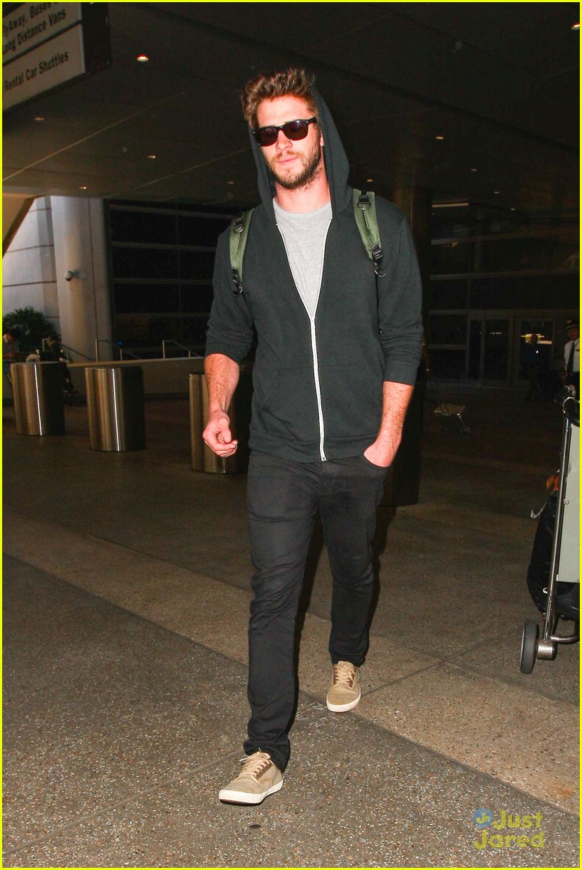 Liam Hemsworth Overheard Saying He & Former Fiance Miley Cyrus Will ...