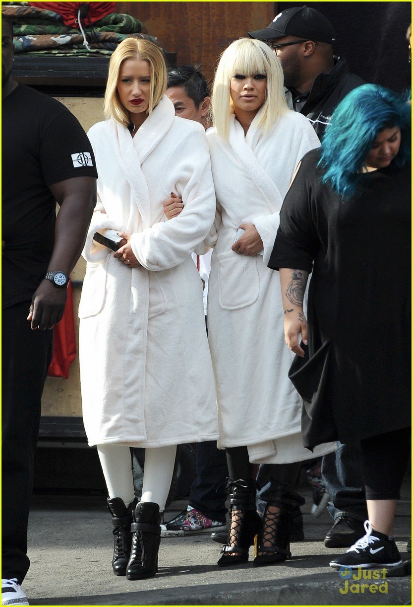 Rita Ora & Iggy Azalea Buddy Up on 'Black Widow' Video Set! | Photo 697107 - Photo Gallery