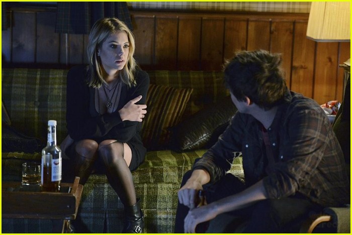 Full Sized Photo Of Pretty Little Liars Anatomy Haleb Kiss Stills 09 Hanna And Caleb Share A