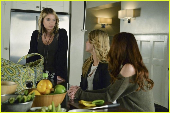 Hanna & Caleb Share A Cabin Kiss On 'Pretty Little Liars' Tonight ...