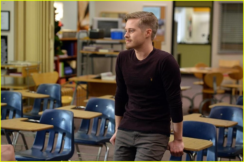 Dinner Gets Awkward for Bay & Tank on Tonight's 'Switched at Birth