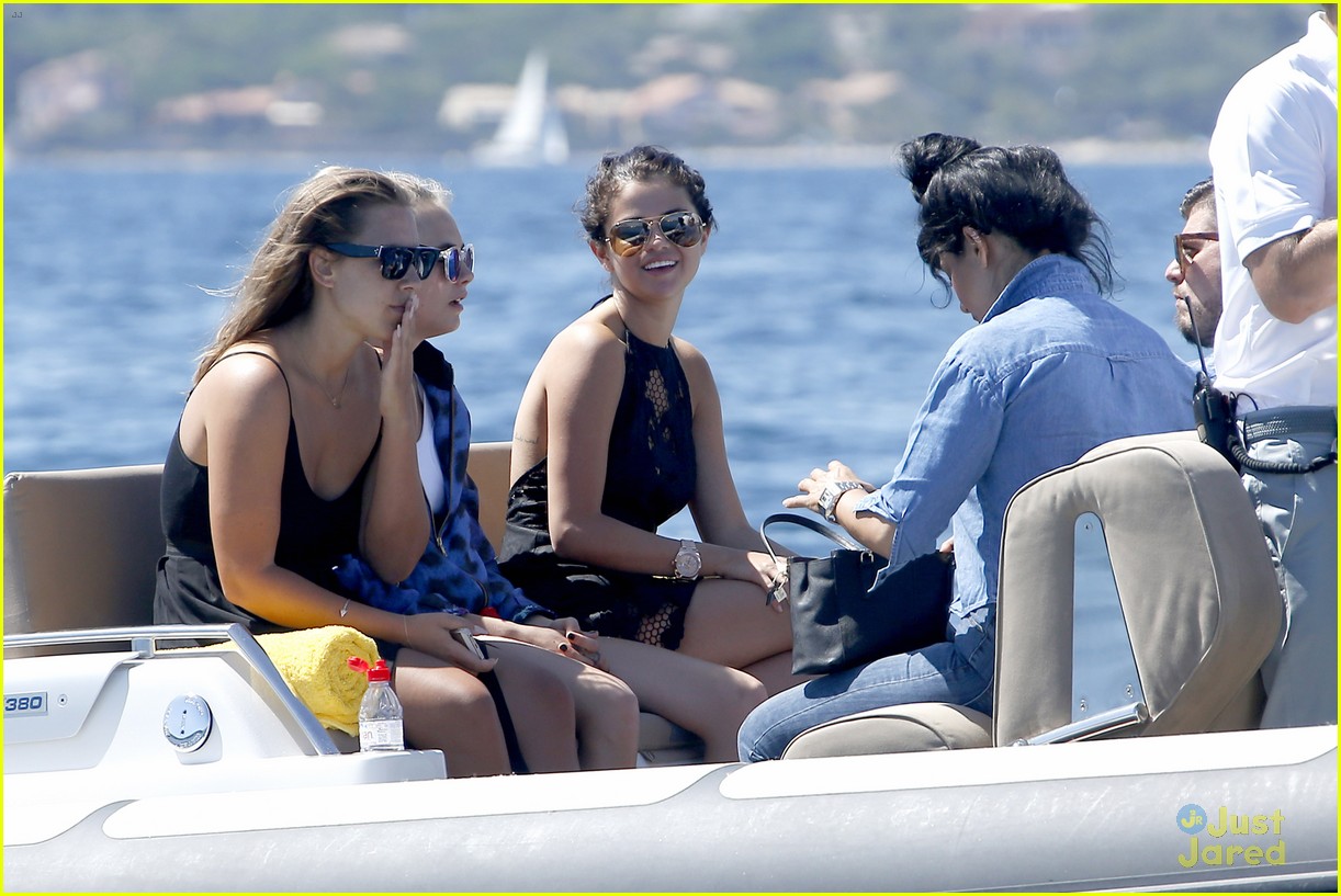 Selena Gomez Takes a Boat Ride with Cara Delevingne After Spending Time