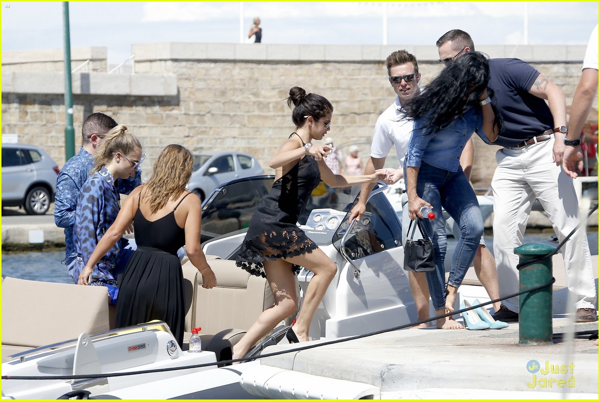 Selena Gomez Takes a Boat Ride with Cara Delevingne After Spending Time