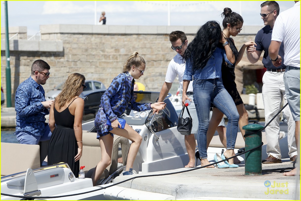 Full Sized Photo of selena gomez cara delevingne boat ride tommaso