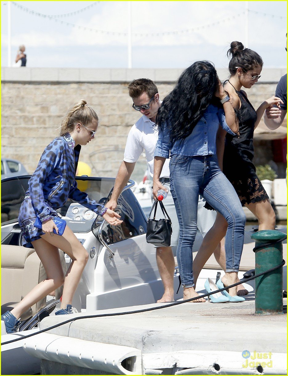 Selena Gomez Takes a Boat Ride with Cara Delevingne After Spending Time