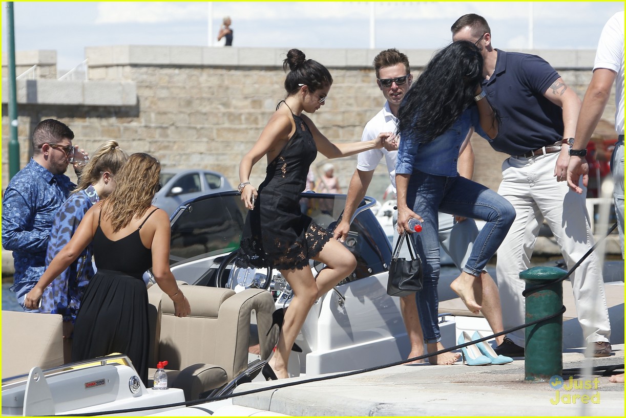 Full Sized Photo of selena gomez cara delevingne boat ride tommaso