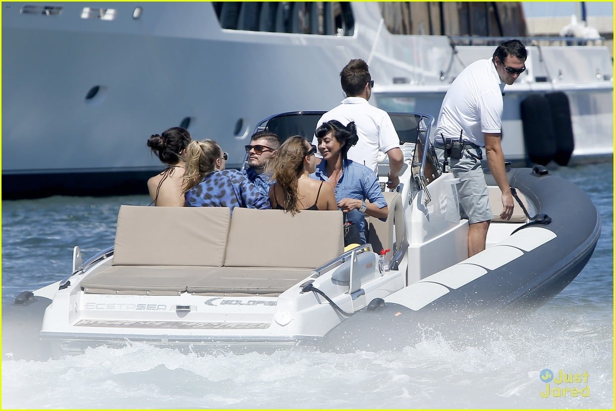 Full Sized Photo of selena gomez cara delevingne boat ride tommaso
