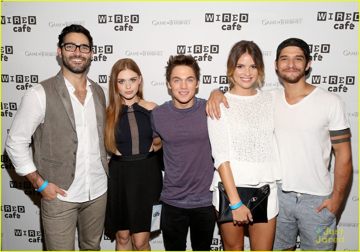 The Cast of Teen Wolf Celebrates 5th Season Announcement at Comic Con ...